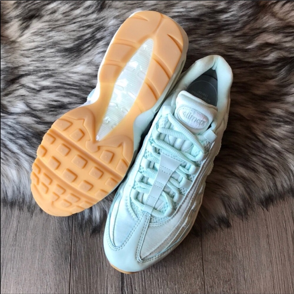 NWT🧚♀️Nike Air max 95 rare satin - Picture 5 of 8